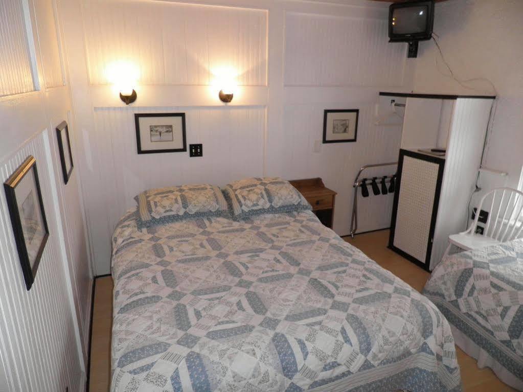 Villa Three Peaks Banff Esterno foto